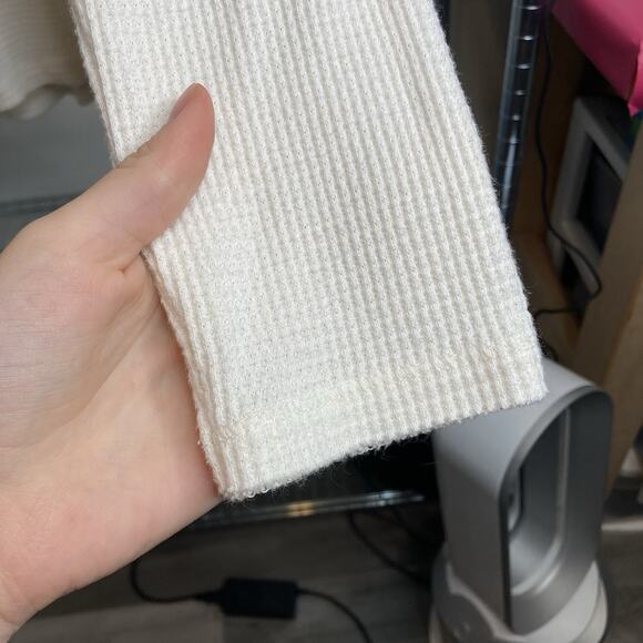 Anthropologie t.la Womens Ivory Nadia Cutout Waffle Knit Top Size M Boho Slouchy - Picture 8 of 10